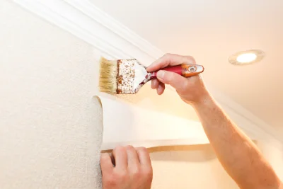 Pose de papier peint à Vaufrey — revêtements muraux et toiles de verre